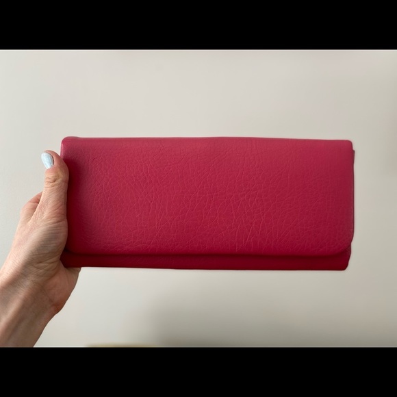 Pink Clutch - Picture 3 of 4